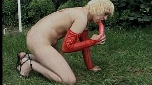 This chick gets busy 