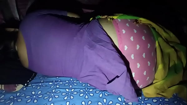 Indian Bhabi Secretly Massaged By Delivery Boy While She Sleeping thumbnail
