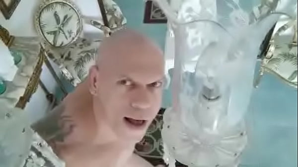 Muscle Daddy Exhibitionist Solo thumbnail