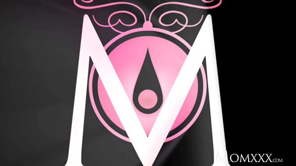 Nonton Lez Milf Plays With Y. Shaved Pussy thumbnail