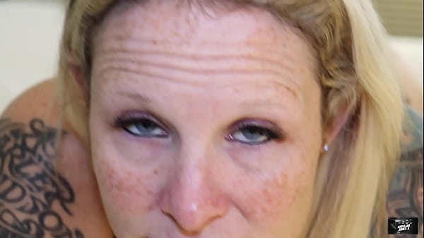 Nonton Hot Married Milf Kora Bell Fucks Her New Sex Machine Before Breeding thumbnail