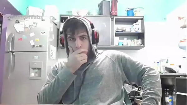 El Pipi Le Agarra Epilepsia Mientras Comer Torta (termina Sexual) thumbnail