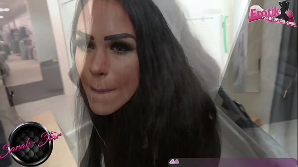 Blasen Im Kaufhaus Mit Deutscher Br&uuml;nette Pov thumbnail