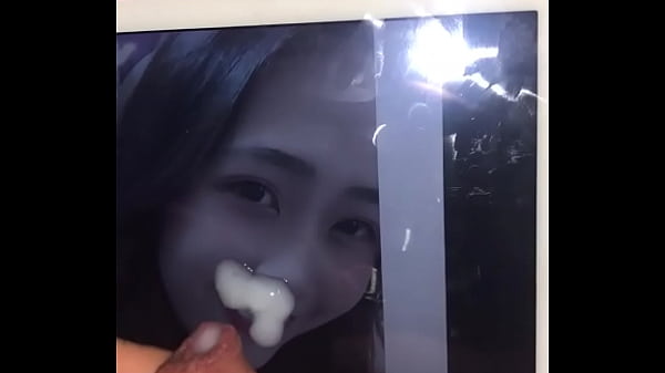 Chưa mở mắt, bắn l&ecirc_n mặt em mẫn