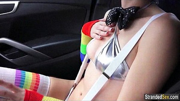 Nonton Teen Mikayla The Clown Shows Stranger Her Pierced Nipples thumbnail