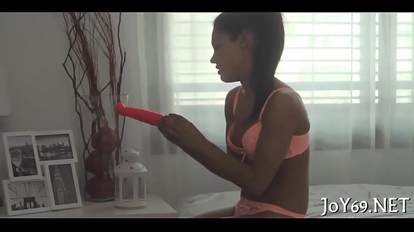 Legal Age Teenager Rubs Pussy To Acquire Orgasm thumbnail