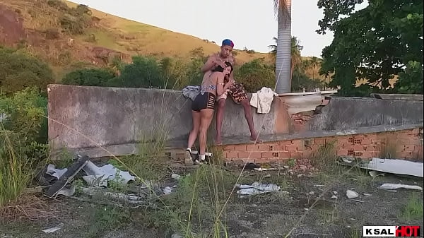 A Diabinha Da Danny Hot Leva O Ator Brinquedo Para Laje, E Fode O Bonequinho Dele At&eacute; Gozar Bastante thumbnail