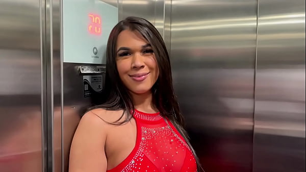 Encontrei Uma Morena Linda Do Jhob No Elevador E N&atilde;o Resisti, Fiquei Cheio De Vontade De Soca Nela For&ccedil;a Ela Pediu No Pelo E Queria Leite Dentro... thumbnail