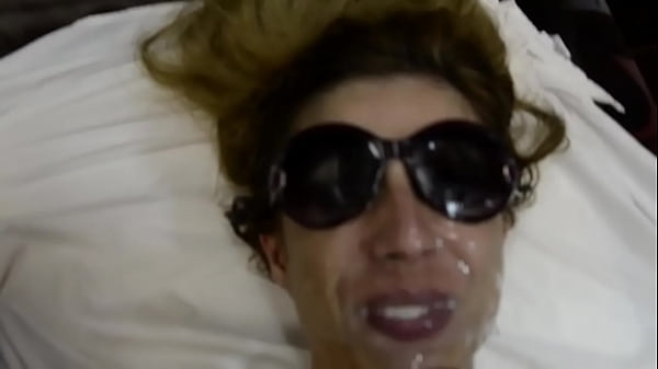 Nonton Hotwife Love Facial Bukake thumbnail