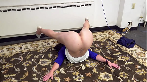 Real Estate Agent Fucked - Closing The Deal thumbnail