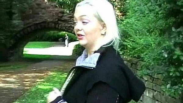 Blonde Teen Flashing thumbnail