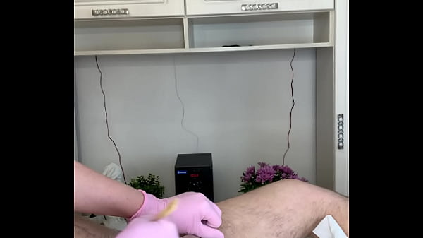 Nonton Russian Sexy Milf Waxing Hairy Dick thumbnail