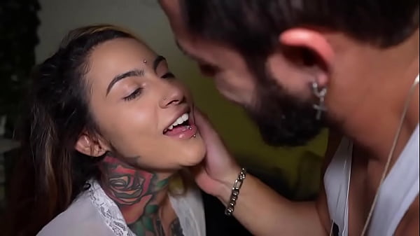 Gostosa transou com o vizinho casado!Hot girl had sex with her married neighbor!#married #girlbrazil #cumshot #milkeul …