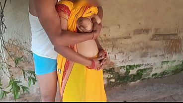 Satin Silk Saree Muslim Aunty Desi Indian Lover Openly Boob Press Outdoors And thumbnail