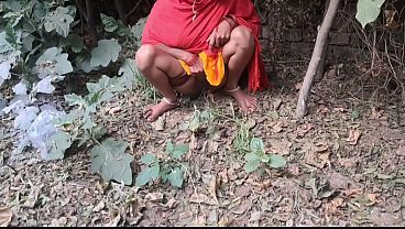 Nonton Satin Silk Saree Muslim Aunty Desi Indian Lover Openly Boob Press Outdoors And thumbnail