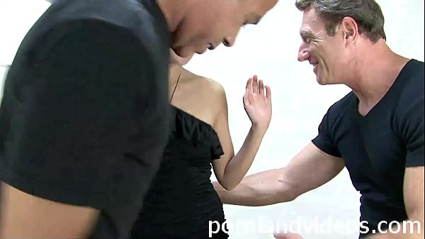 Nonton Tiny Asian Teen Girl Fucking With 2 Cocks thumbnail