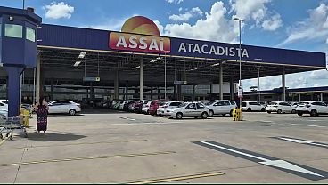 Aconteceu no supermercado - Pregadora que estava pregando a palavra no supermercado acabou sendo fodida por um cliente, ela caiu em tenta&ccedil_&atilde_o e depois se arrependeu video thumbnail