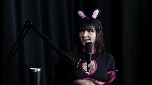 Depois que iniciou no porn&ocirc_ escolheu seu nome art&iacute_stico, n&atilde_o sentiu dificuldade e nunca teve rela&ccedil_&atilde_o boa com o pai - Yummi Paradise (SHEER/RED)