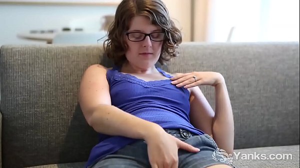 Beauty With Pierced Nipples And Glasses From Yanks Jada Playing With Her Hand thumbnail