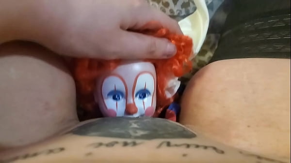 Girl Fucks A Clown Doll thumbnail