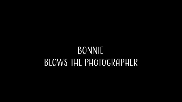 Nonton Bonnie Sucks Cock For Photos thumbnail