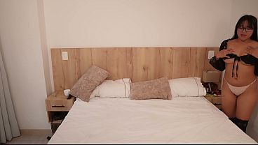 Nonton I Met Three Guys And Without Imagining It, I Had My First Gangbang!! - Valentina Tovar thumbnail