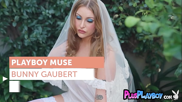 Nonton Huge Ass Babe Exposed Her Sexy Body And Milf Posed Totally Naked thumbnail