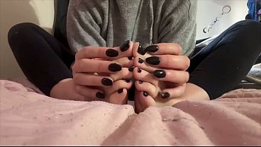 Nonton European Milf Artemisia Love Showing Feet Long Nails thumbnail