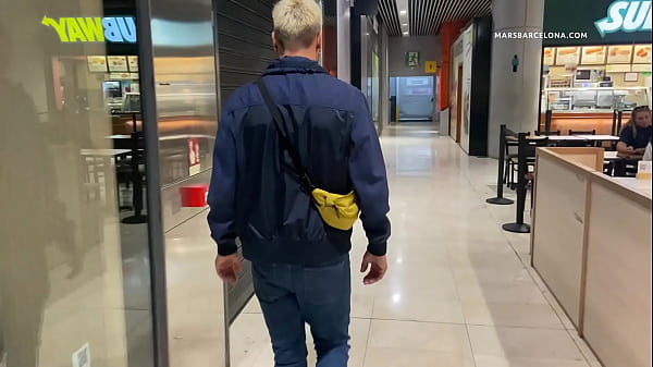 Toilet Blowjobs Amateur thumbnail