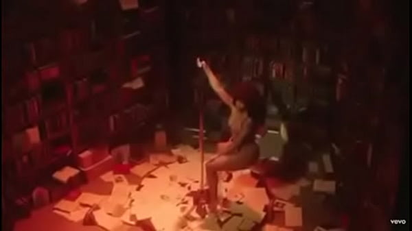 Nonton Sza - Good Days thumbnail