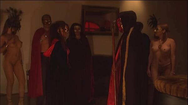 Teanna Kai Masturbates For A Crowd Of Onlookers thumbnail