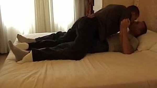 Hot Hairy Men Sucking On Bed 
