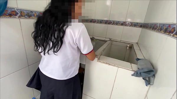 Nonton Inocente Y Delgada Hijastra De Escuela Es Follada Por El Pervertido De Su Padrastro thumbnail
