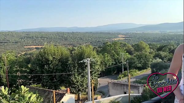 Nonton Maya, Fabuleuse Blonde, S'en Prend Plein Les Trous ! thumbnail