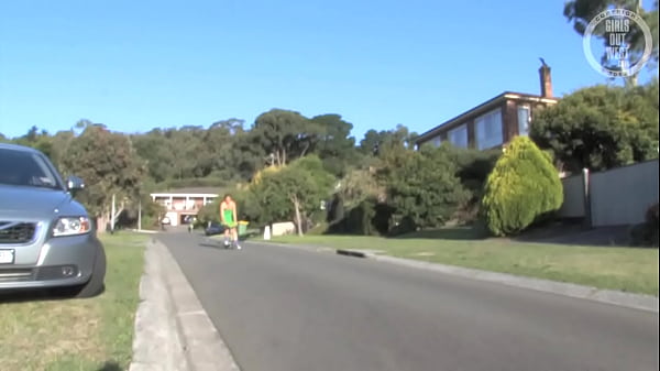 Nonton Feather Scooter thumbnail