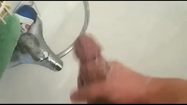 Pauzudo Punhetando Antes Do Banho thumbnail