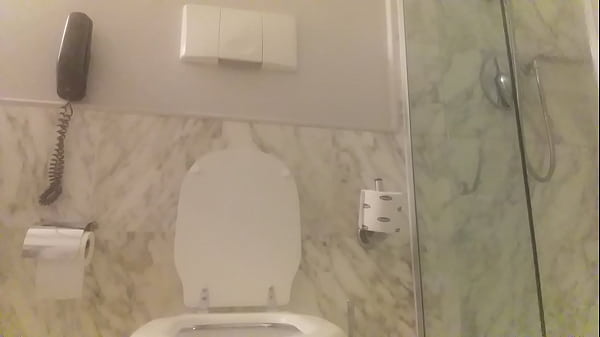 peeing its so sexy!