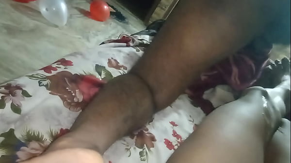 Cumming handsfree from ass fucking by shemale 