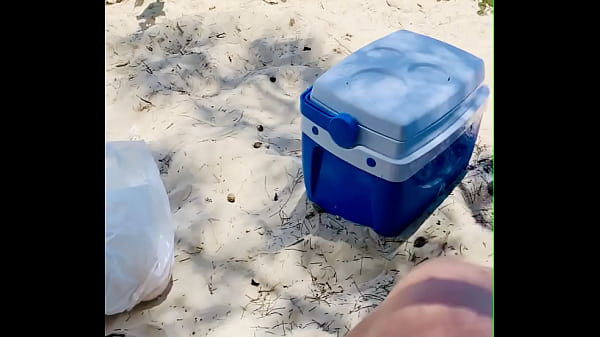 Nonton Pra N&atilde;o Perder A Boa Entrada De Ano De 2021 Chupando Rola Na Praia Em Floripa. Iniciando O Ano O Que Mais Gosta De Fazer... thumbnail