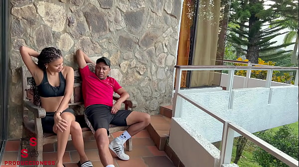 Mi Padrastro Me Muestra Su Gran Polla, Que Delicia! thumbnail
