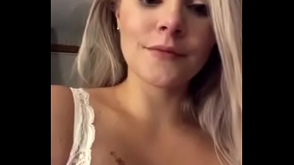 Blonde soutien gorge 