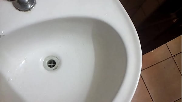 REAL Pissing White Creamy Cum – No Hands