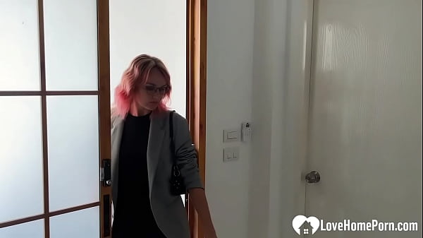 Nonton She Made Me Rock Hard When She Sat On My Face thumbnail