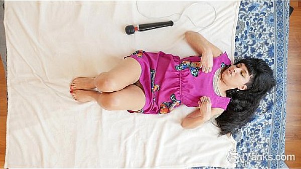 Nonton Tattooed Jade Toying Her Twat thumbnail