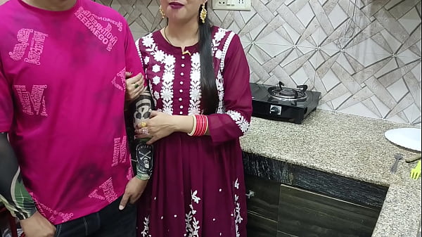 Nonton Devar Love Bhabhi In Kichen Room thumbnail