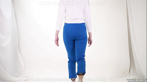 Nonton Girl Pulls Trousers Down With Her Hands And Digs Them Into Her Crotch. thumbnail