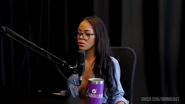 Compilados Da Alice Vasconcelos No Papo Tifany (swing Cast) - Parte 1 (watch On: Sheer/red) thumbnail