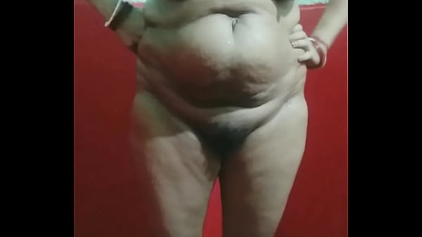 Ladobaby in bathroom getting hot in water