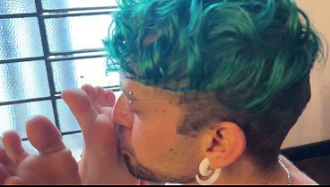 Chupando Os P&eacute;s, Solinhas E Dedinhos Da Minha Amiga thumbnail