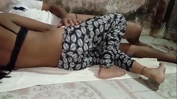 Nonton कुंवारी लड़की को पूरा नंगा करके चोदा thumbnail